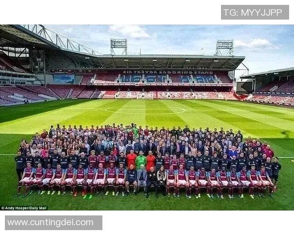 上海足球队心理素质深度对比分析与影响因素探讨 上海足球队心理素质深度对比分析与影响因素探讨