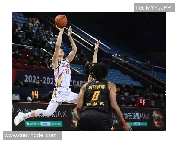 深入分析深圳篮球队中路突破战术的优势与应用策略 深入分析深圳篮球队中路突破战术的优势与应用策略