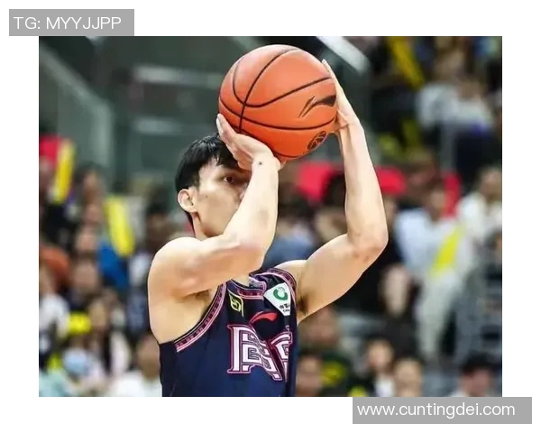 刘晓宇的篮球之路从青涩少年到职业球员的成长历程与奋斗故事 刘晓宇的篮球之路从青涩少年到职业球员的成长历程与奋斗故事